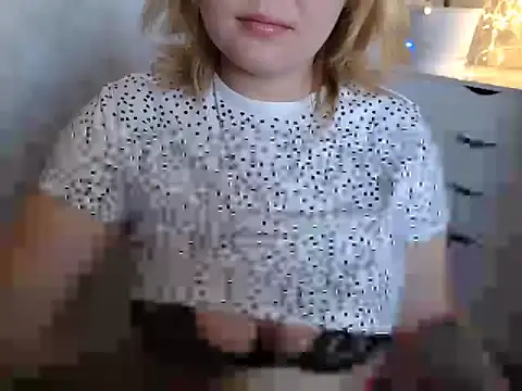 leeilawow online show from May 12, 2026, 6:10 am