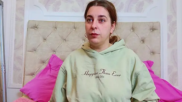 Snapshot of KarinaNoir chatting on April 1, 2026, 3:52 am KarinaNoir online show from April 1, 2026, 3:52 am