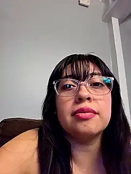 AriannaPena online show from November 8, 2025, 10:35 pm