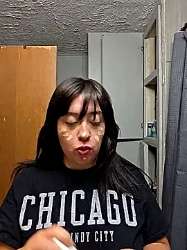 AriannaPena online show from November 20, 2025, 9:25 pm