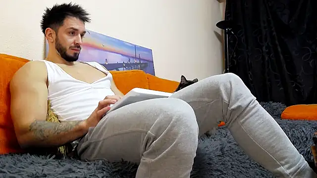 MichaelWills online show from February 25, 2025, 3:53 pm