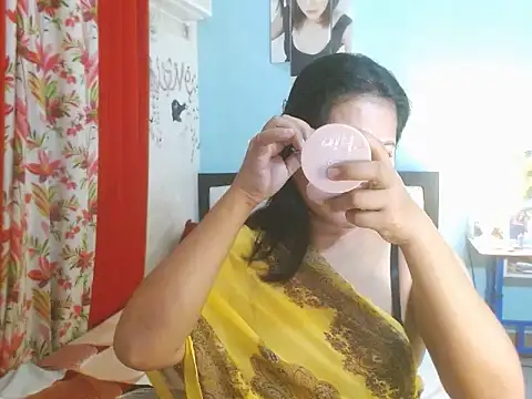 PearlOfAsia21 online show from February 12, 2026, 2:11 am