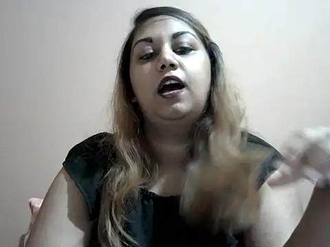 bellachow10 online show from November 9, 2025, 1:15 pm