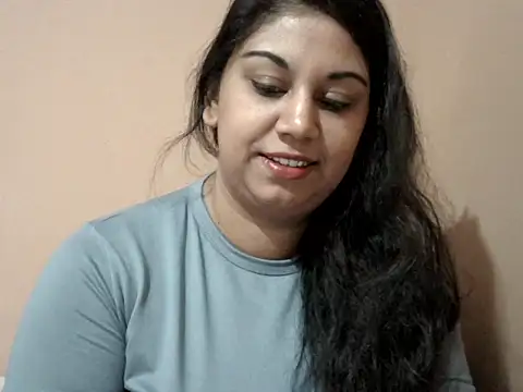 bellachow10 online show from May 18, 2026, 7:35 am