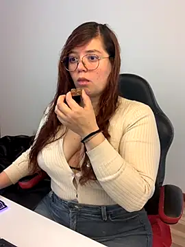 kayortiiz online show from October 2, 2025, 5:05 pm