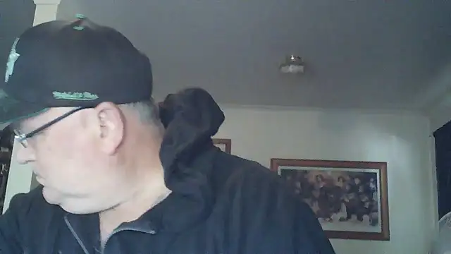 Snapshot of HOTANAL chatting on October 18, 2025, 10:23 pm HOTANAL online show from October 18, 2025, 10:23 pm