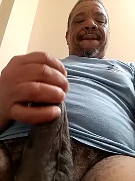 yellowwetfox online show from April 7, 2026, 6:54 pm