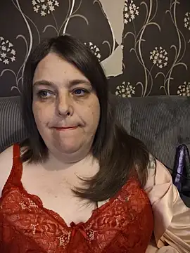HouseWifeWhore Milf online show from June 6, 2026, 11:32 pm