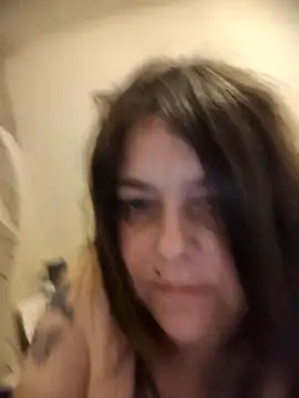 HouseWifeWhore Milf online show from May 17, 2026, 3:06 am