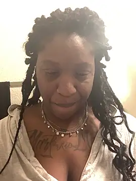 Snapshot of markquanna chatting on February 13, 2026, 12:54 am markquanna online show from February 13, 2026, 12:54 am