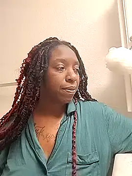 markquanna online show from October 13, 2025, 10:32 pm