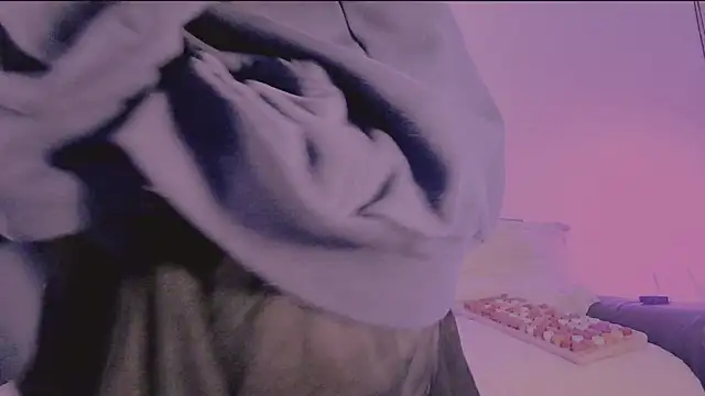 Lilmuh  online show from May 23, 2026, 12:42 am