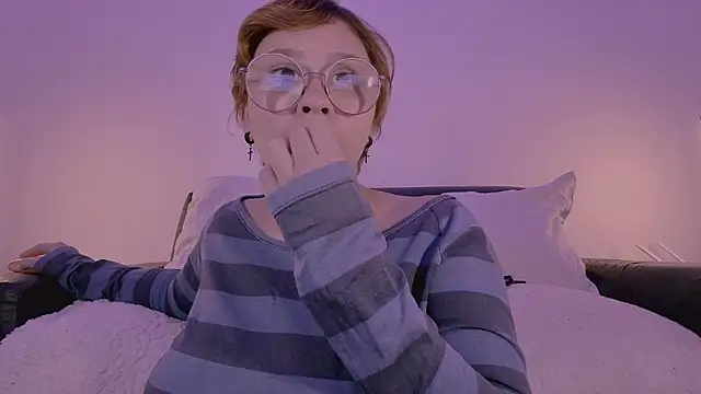 Lilmuh  online show from May 14, 2026, 1:02 am
