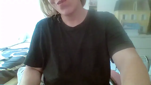 BondageGirl35 online show from March 25, 2026, 4:50 pm