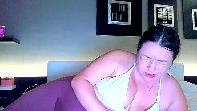 Snapshot of isabella_rossse chatting on March 8, 2026, 9:29 pm isabella rossse online show from March 8, 2026, 9:29 pm