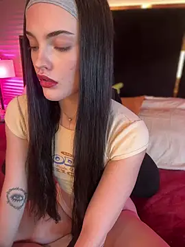 KarissaChantelle online show from April 3, 2026, 2:23 pm