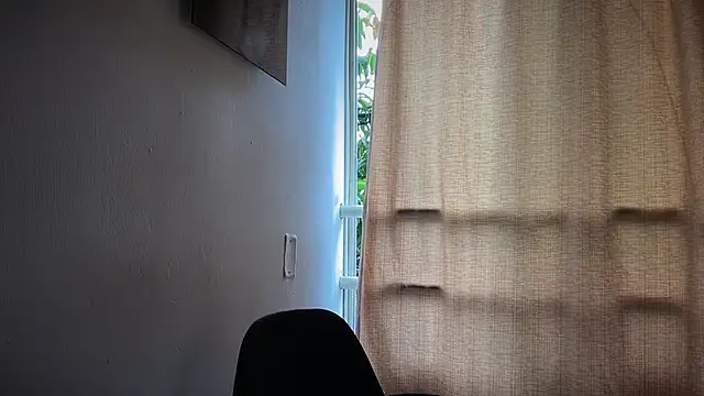 romeolovedark online show from May 28, 2026, 9:10 pm