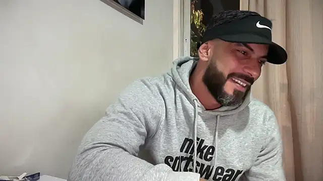 Snapshot of romeolovedark chatting on February 15, 2026, 4:24 am romeolovedark online show from February 15, 2026, 4:24 am