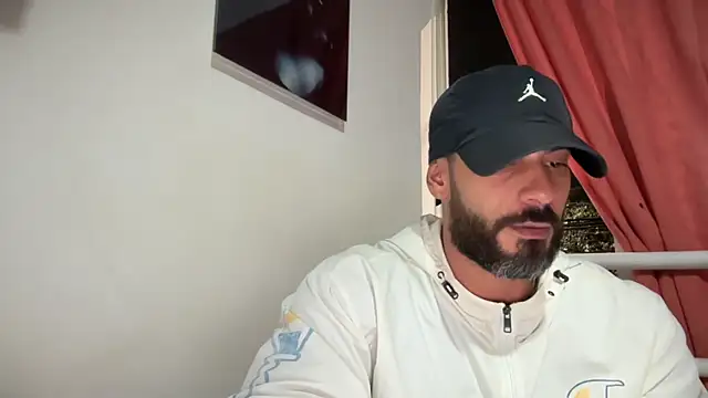 romeolovedark online show from November 28, 2025, 4:56 am