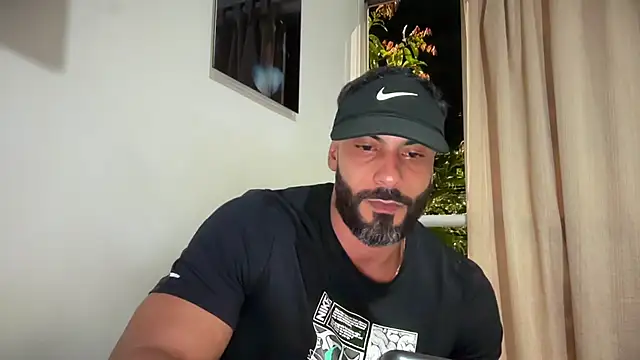 romeolovedark online show from May 26, 2026, 2:53 am