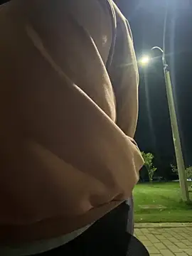 romeolovedark online show from May 13, 2026, 5:36 am
