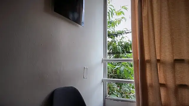 romeolovedark online show from April 19, 2026, 5:03 pm