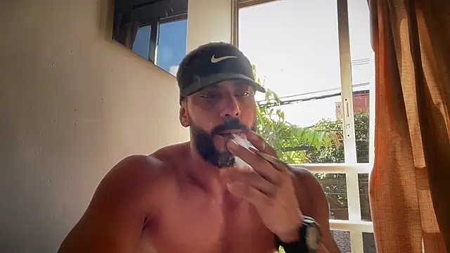 Snapshot of romeolovedark chatting on February 11, 2026, 2:06 pm romeolovedark online show from February 11, 2026, 2:06 pm