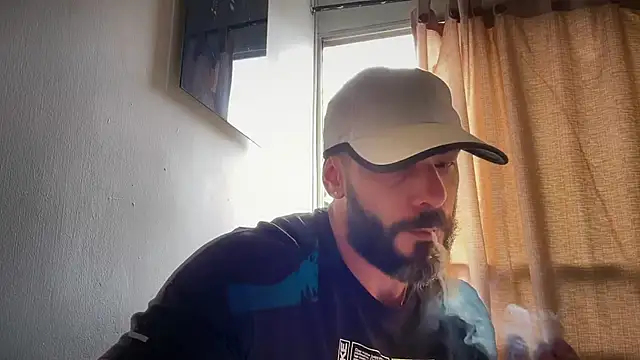romeolovedark online show from May 25, 2026, 2:05 pm