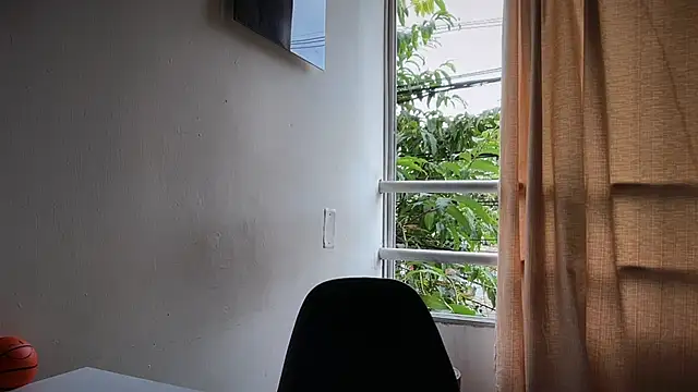romeolovedark online show from May 12, 2026, 1:39 pm