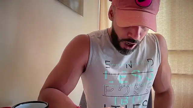 Snapshot of romeolovedark chatting on March 13, 2026, 2:44 pm romeolovedark online show from March 13, 2026, 2:44 pm