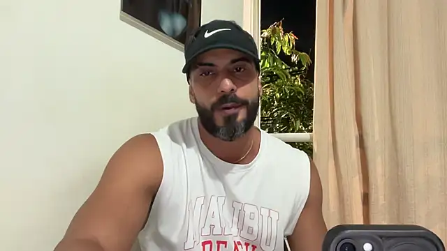 Snapshot of romeolovedark chatting on February 20, 2026, 2:41 am romeolovedark online show from February 20, 2026, 2:41 am