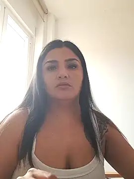 Snapshot of laura_dirtyhot chatting on December 13, 2024, 4:05 pm laura dirtyhot online show from December 13, 2024, 4:05 pm