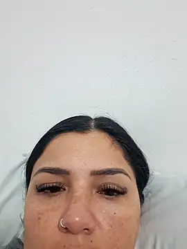 Snapshot of laura_dirtyhot chatting on December 10, 2024, 7:26 am laura dirtyhot online show from December 10, 2024, 7:26 am