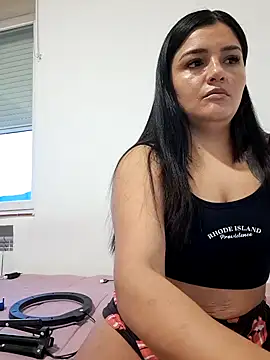 Snapshot of laura_dirtyhot chatting on January 9, 2025, 7:52 am laura dirtyhot online show from January 9, 2025, 7:52 am