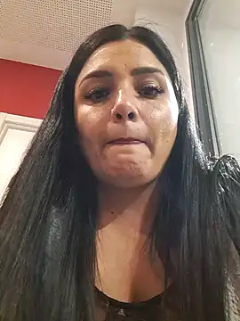 Snapshot of laura_dirtyhot chatting on December 6, 2024, 10:57 pm laura dirtyhot online show from December 6, 2024, 10:57 pm