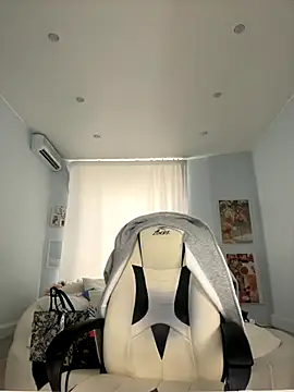 Snapshot of IvyHoney chatting on September 28, 2025, 7:48 am IvyHoney online show from September 28, 2025, 7:48 am