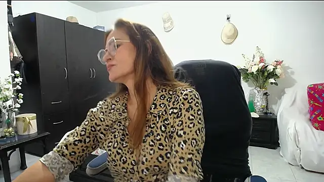 Xiimen online show from February 14, 2025, 2:39 am