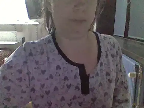 Snapshot of Moi_Lina chatting on October 18, 2025, 8:22 pm Moi Lina online show from October 18, 2025, 8:22 pm
