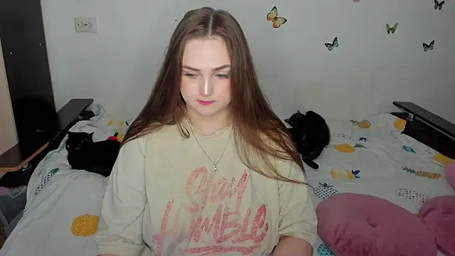 NataliEvans online show from May 17, 2026, 8:42 pm