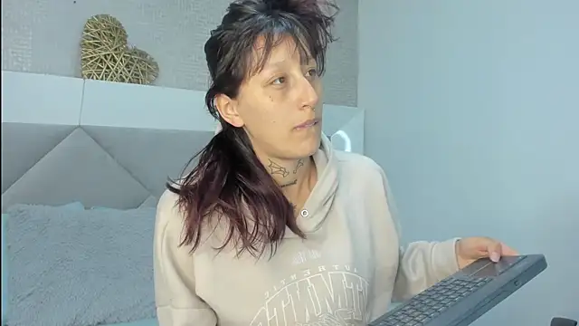 Snapshot of Mariana_Joness chatting on March 28, 2026, 2:34 am Mariana Joness online show from March 28, 2026, 2:34 am