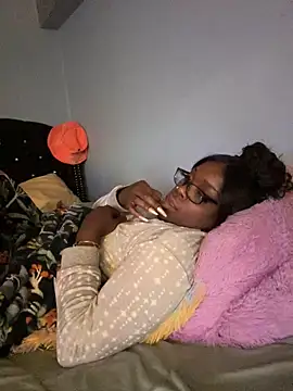 Snapshot of ChocolateBuns101 chatting on December 30, 2024, 9:19 pm ChocolateBuns101 online show from December 30, 2024, 9:19 pm