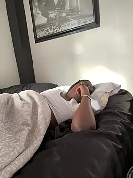 Snapshot of ChocolateBuns101 chatting on January 20, 2025, 7:04 pm ChocolateBuns101 online show from January 20, 2025, 7:04 pm