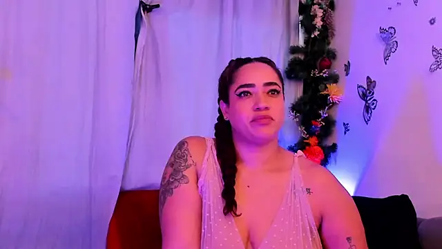 Snapshot of HannaMiills@xh chatting on April 6, 2026, 4:30 pm HannaMiillsxh online show from April 6, 2026, 4:30 pm