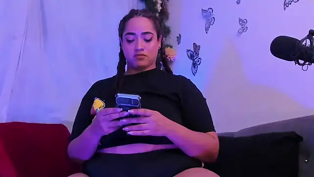 Snapshot of HannaMiills@xh chatting on March 30, 2026, 2:29 pm HannaMiillsxh online show from March 30, 2026, 2:29 pm