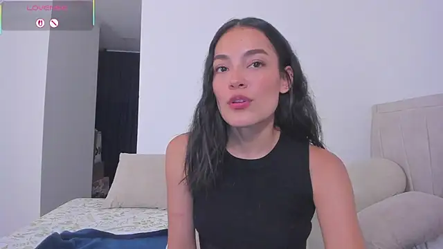 TIFFANYRUSSO online show from July 25, 2026, 5:59 am