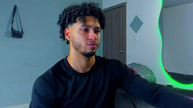 Kris Khalifa69 online show from February 8, 2026, 5:32 pm