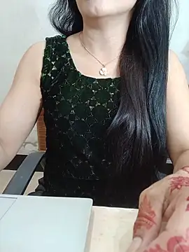 Snapshot of Chanchal--Navya chatting on May 14, 2026, 6:16 pm Chanchal--Navya online show from May 14, 2026, 6:16 pm