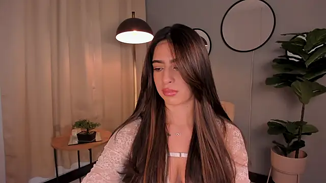 LiaPearce online show from February 11, 2025, 1:41 pm