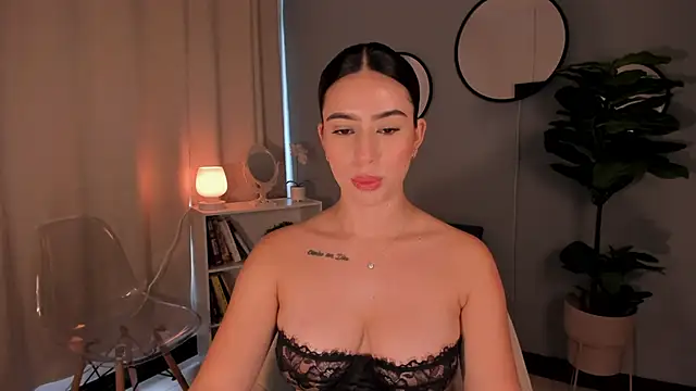 LiaPearce online show from October 8, 2025, 12:28 pm