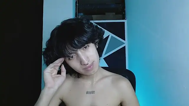 Snapshot of littlextreme chatting on May 4, 2026, 4:27 am littlextreme online show from May 4, 2026, 4:27 am